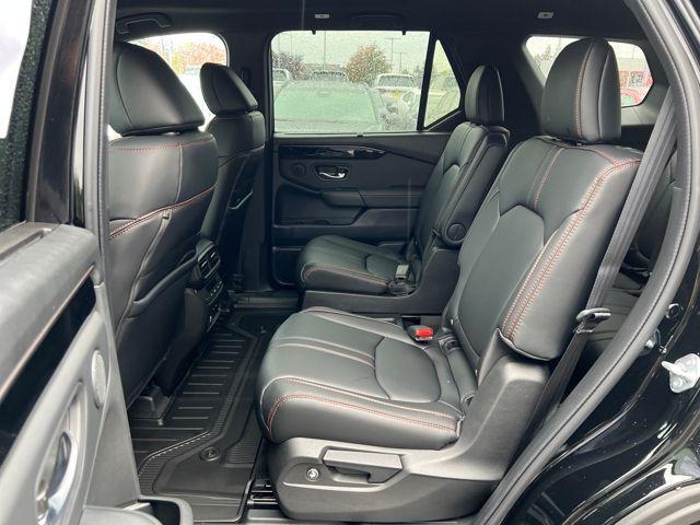 new 2025 Honda Pilot car, priced at $45,997