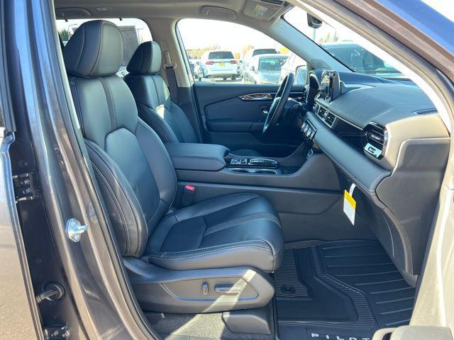 new 2025 Honda Pilot car, priced at $49,595