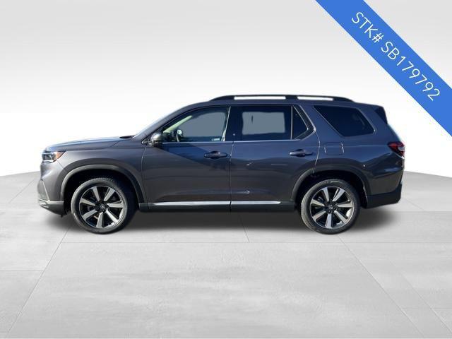 new 2025 Honda Pilot car, priced at $49,595