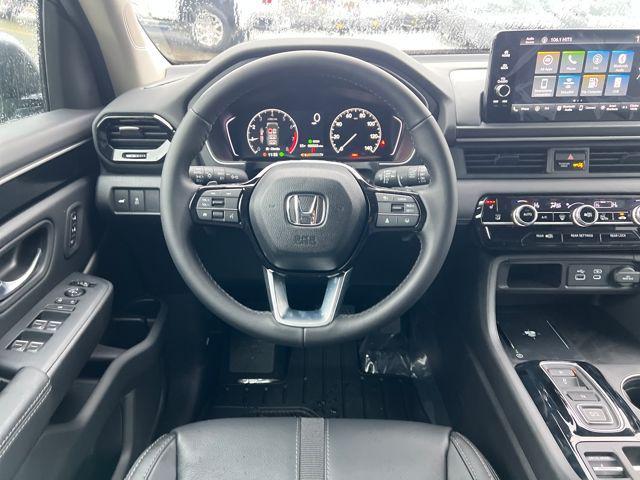 new 2025 Honda Pilot car, priced at $46,325