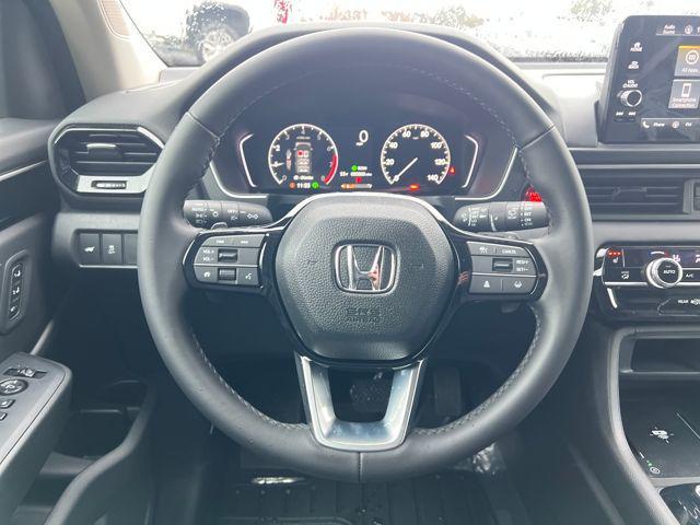 new 2025 Honda Pilot car, priced at $46,325