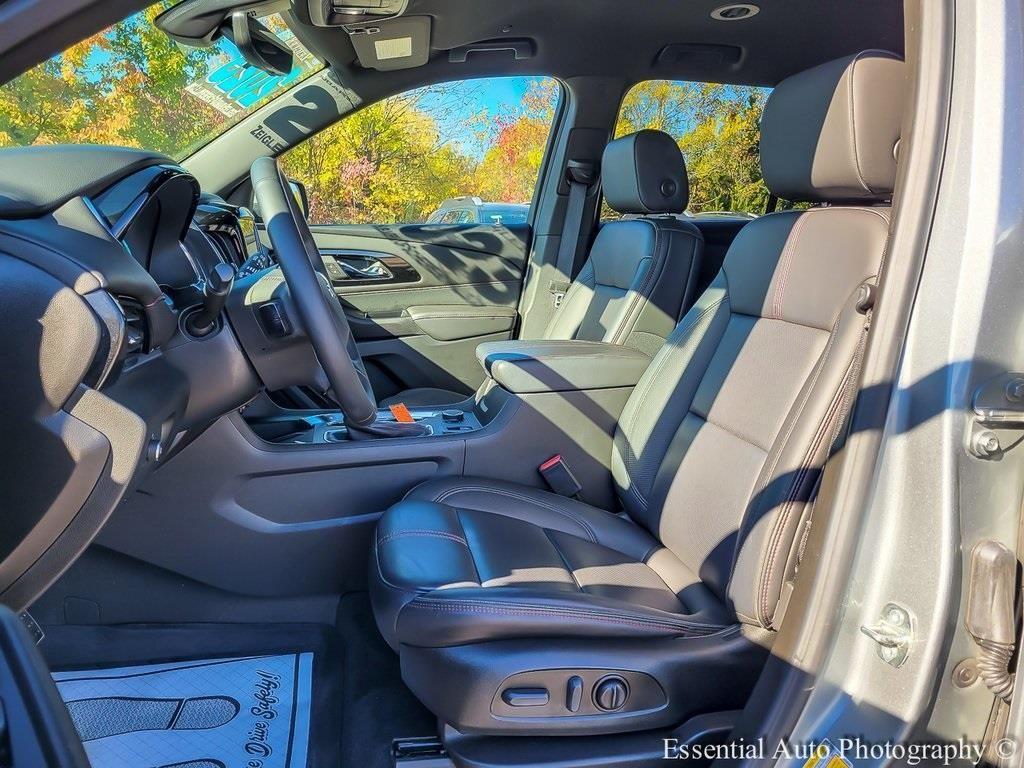 used 2023 Chevrolet Traverse car, priced at $33,000