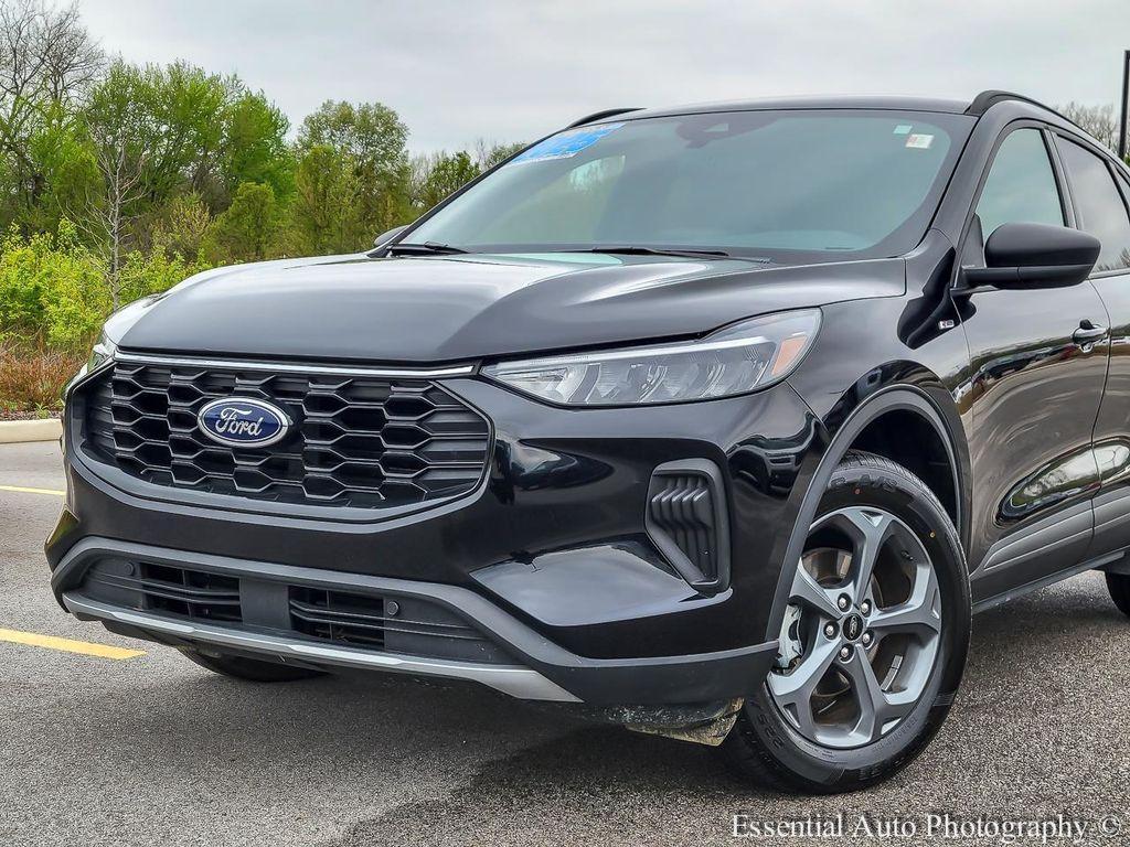 used 2025 Ford Escape car, priced at $25,700