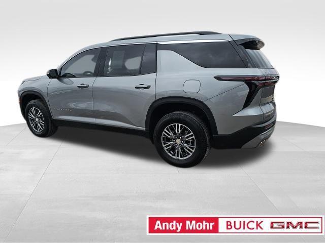 used 2024 Chevrolet Traverse car, priced at $32,899