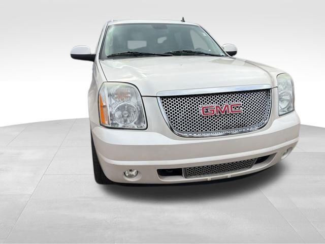 used 2009 GMC Yukon XL car, priced at $9,999