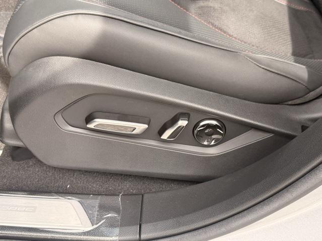 new 2025 Acura RDX car, priced at $49,135