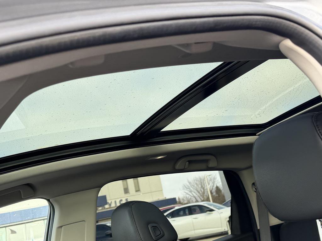 used 2024 Acura RDX car, priced at $37,190