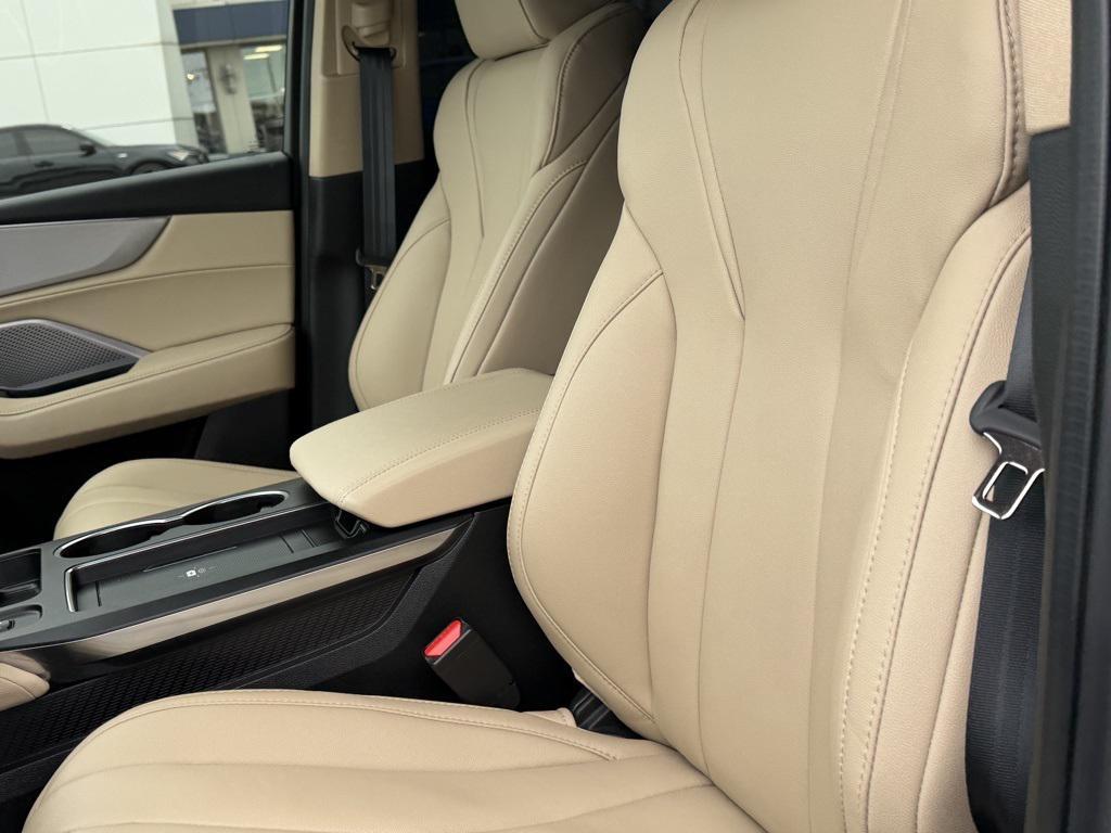 used 2026 Acura MDX car, priced at $51,590