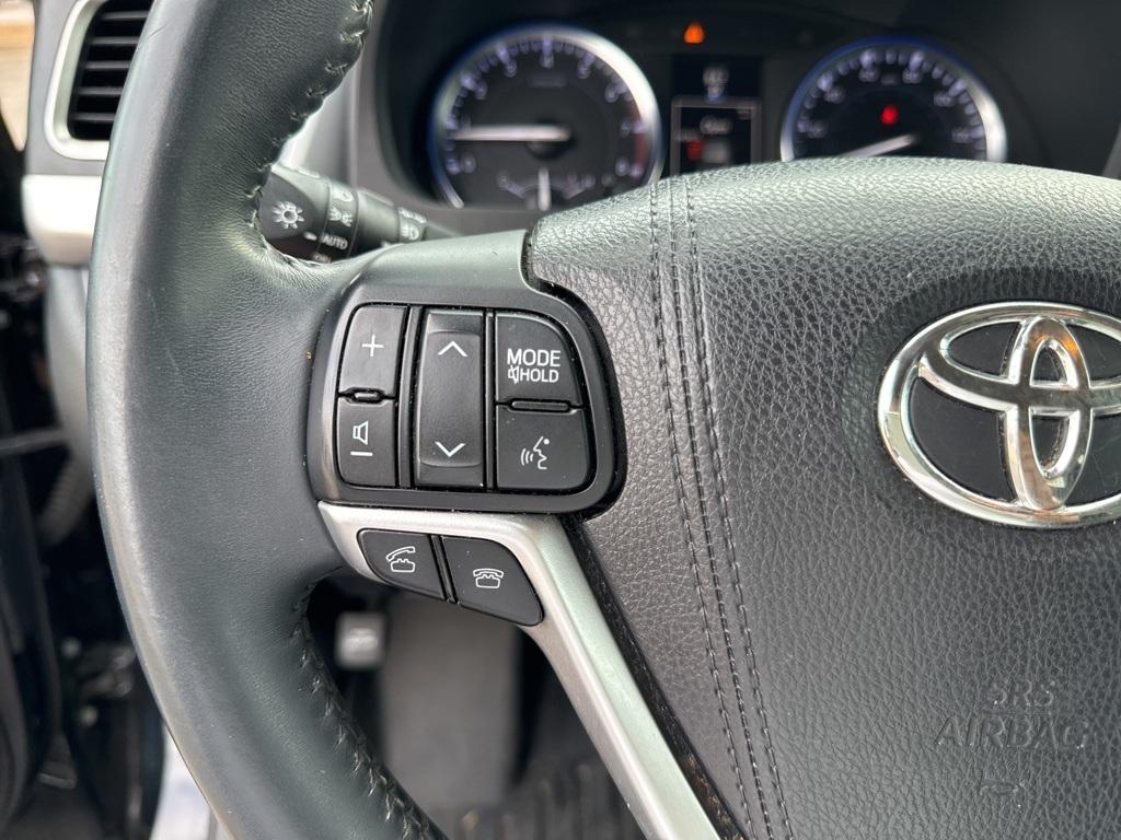 used 2016 Toyota Highlander car, priced at $19,300