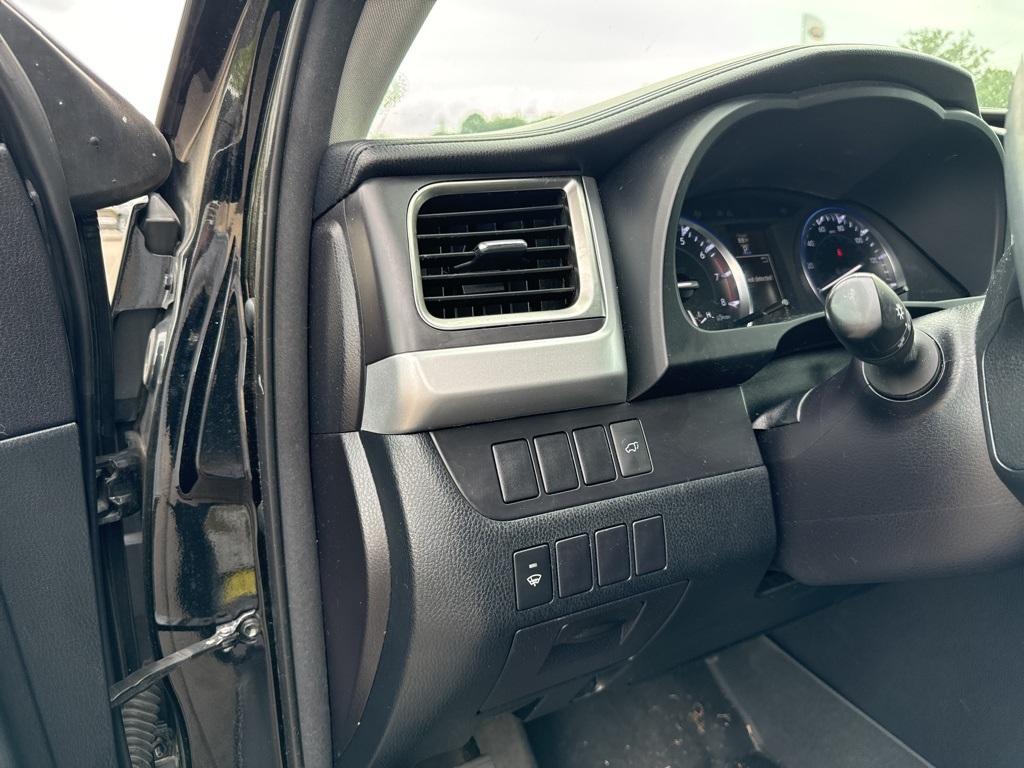 used 2016 Toyota Highlander car, priced at $19,300