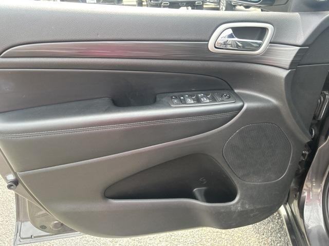 used 2021 Jeep Grand Cherokee car, priced at $22,637