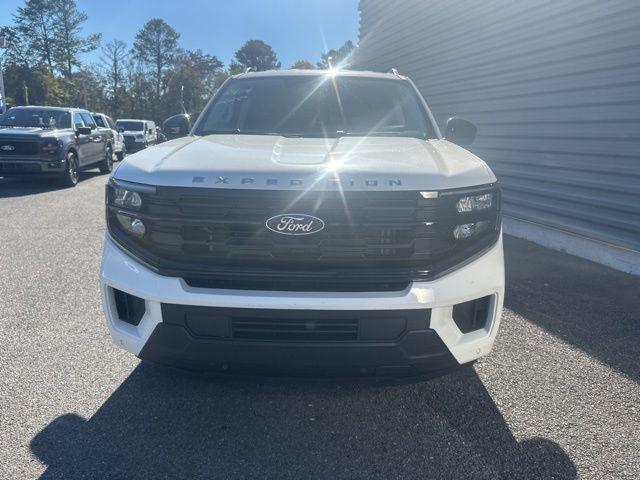 new 2025 Ford Expedition car, priced at $59,999