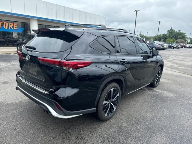 used 2021 Toyota Highlander car, priced at $33,980