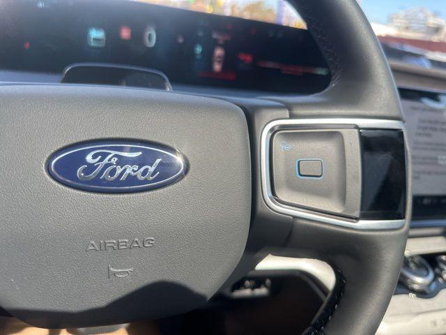 new 2025 Ford Expedition car, priced at $65,323