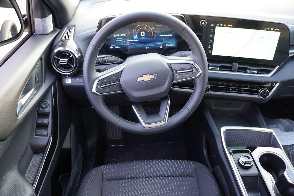 new 2026 Chevrolet Equinox car, priced at $27,415