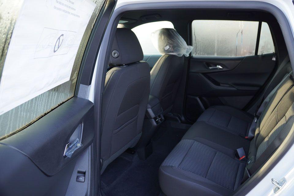 new 2026 Chevrolet Equinox car, priced at $27,415