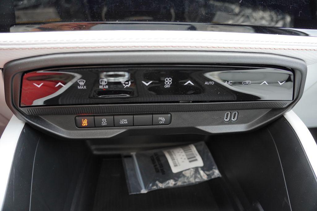 new 2026 Jeep Cherokee car, priced at $39,198