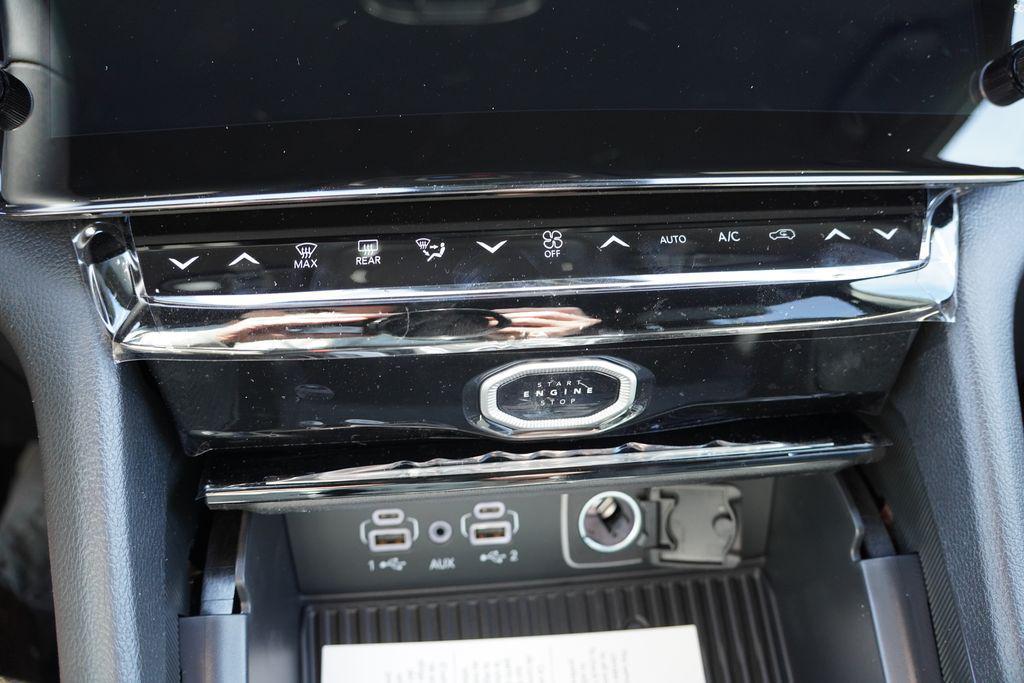 new 2026 Jeep Grand Cherokee L car, priced at $43,741