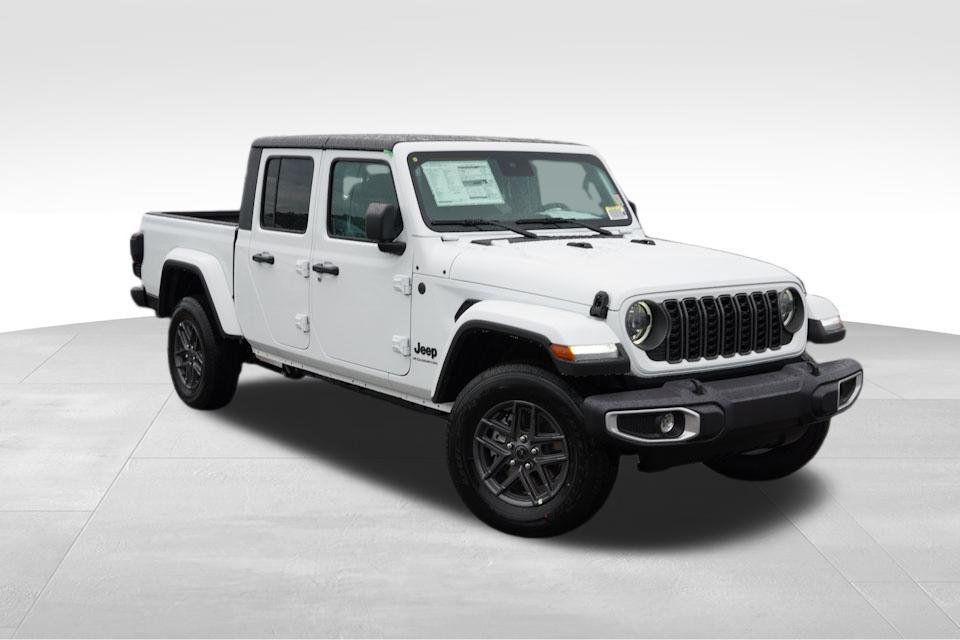 new 2025 Jeep Gladiator car, priced at $45,461