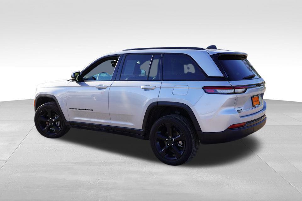 used 2024 Jeep Grand Cherokee car, priced at $30,969