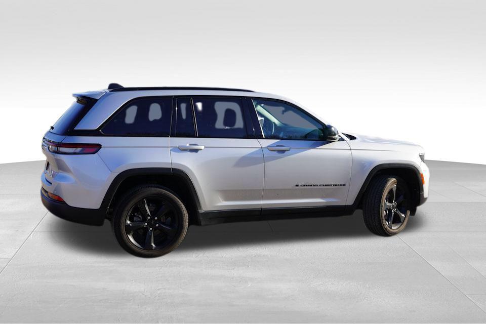 used 2024 Jeep Grand Cherokee car, priced at $30,969