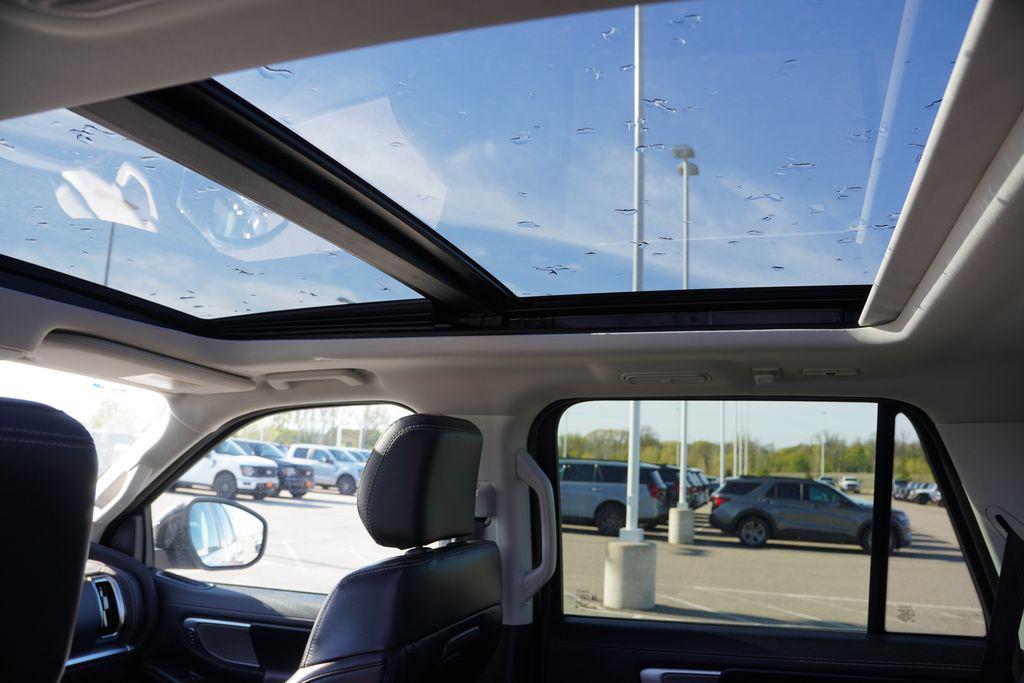 used 2025 Ford Expedition car, priced at $63,369