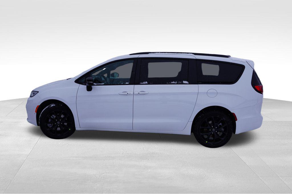 new 2026 Chrysler Pacifica car, priced at $52,081