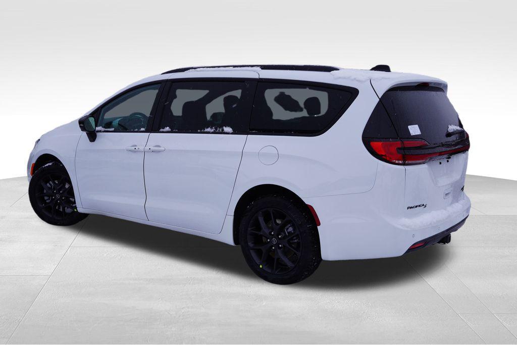 new 2026 Chrysler Pacifica car, priced at $52,081