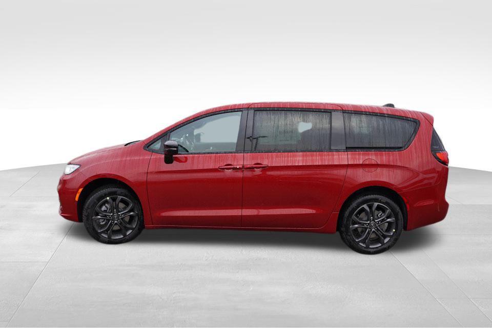new 2026 Chrysler Pacifica car, priced at $44,697