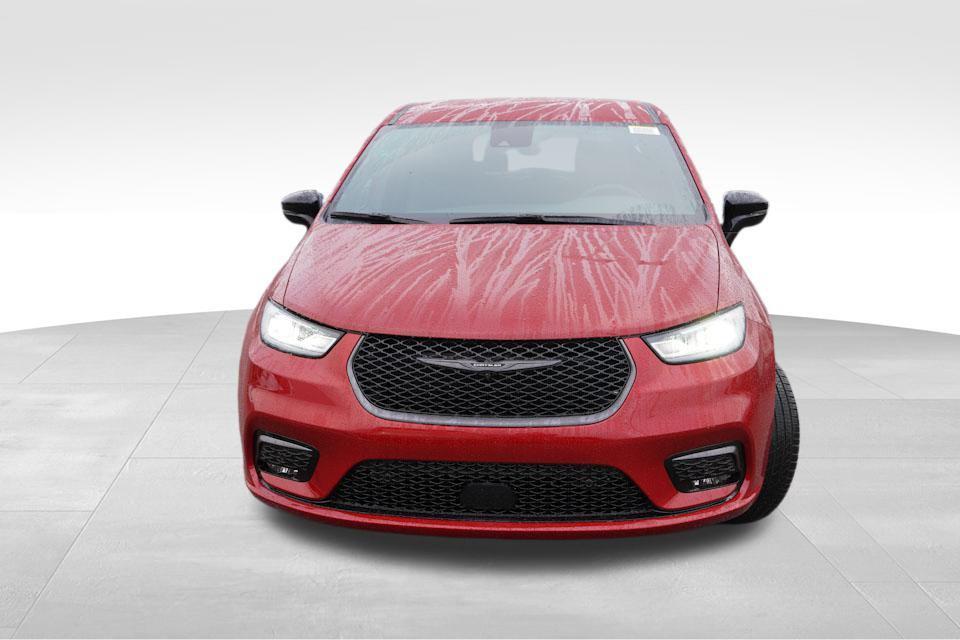 new 2026 Chrysler Pacifica car, priced at $44,697