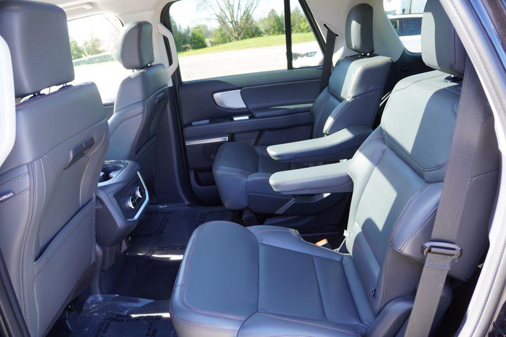 used 2025 Ford Expedition car, priced at $58,840