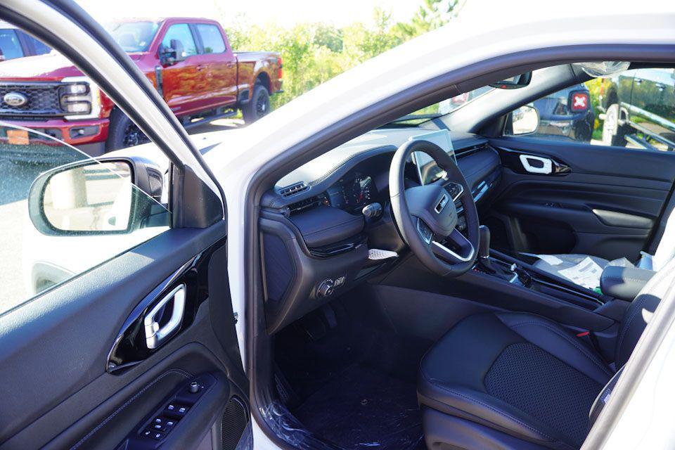 new 2025 Jeep Compass car, priced at $28,043