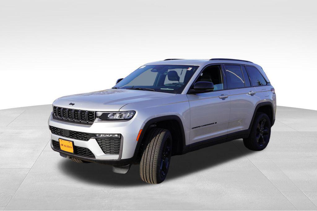new 2026 Jeep Grand Cherokee car, priced at $46,998