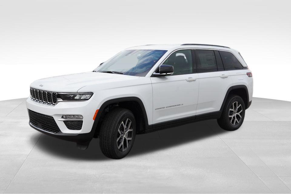 new 2025 Jeep Grand Cherokee car, priced at $43,087