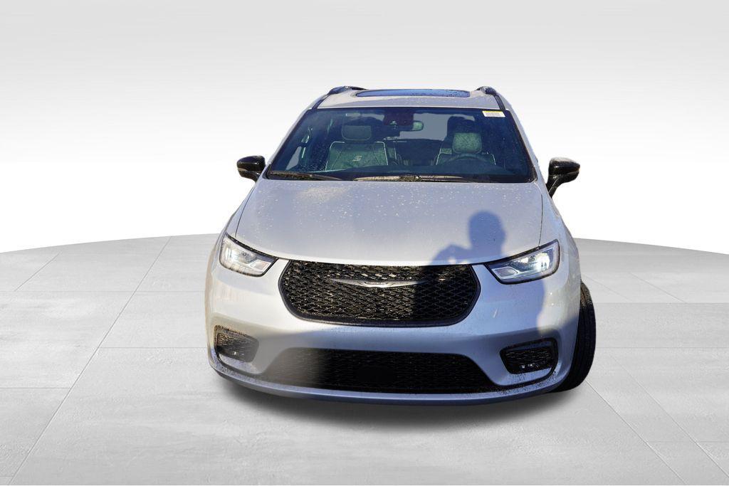 new 2026 Chrysler Pacifica car, priced at $49,362