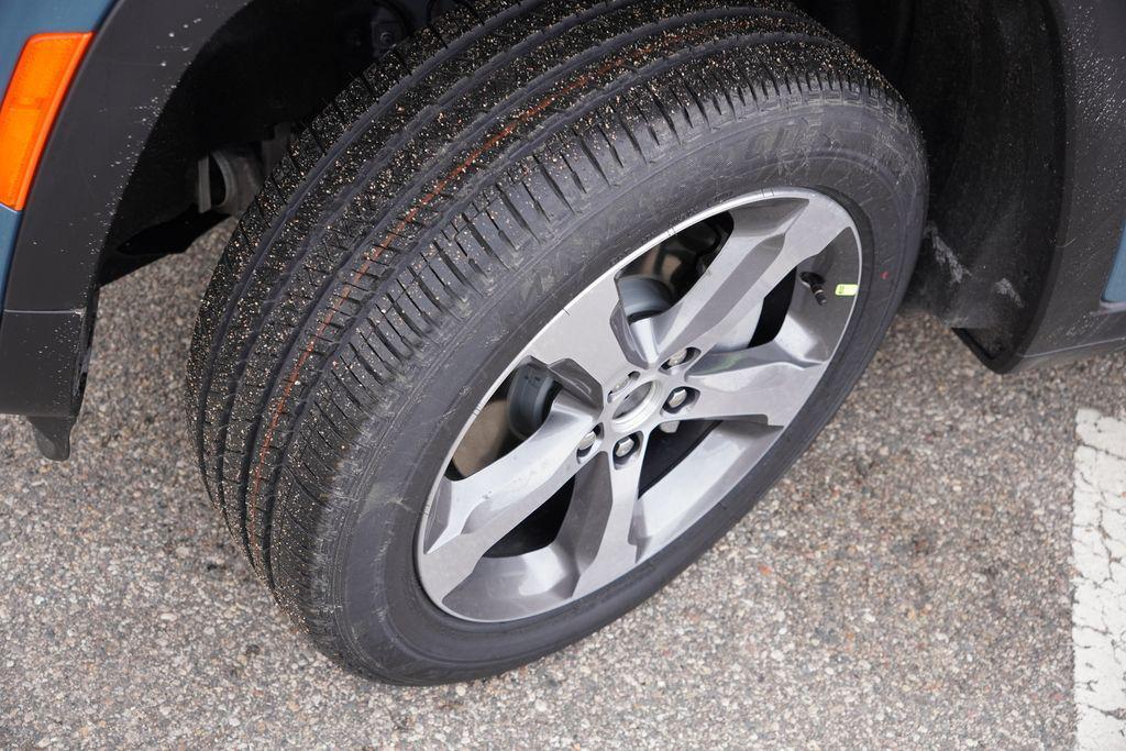 new 2026 Jeep Grand Cherokee L car, priced at $46,122