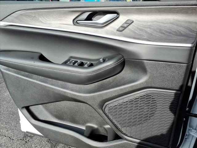 new 2025 Jeep Grand Cherokee car, priced at $53,640