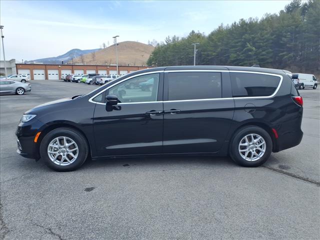 used 2024 Chrysler Pacifica car, priced at $29,880