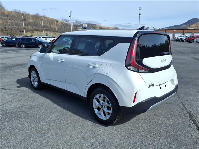 used 2024 Kia Soul car, priced at $18,880