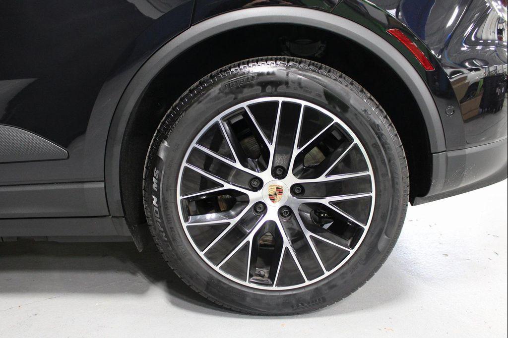 used 2025 Porsche Macan car