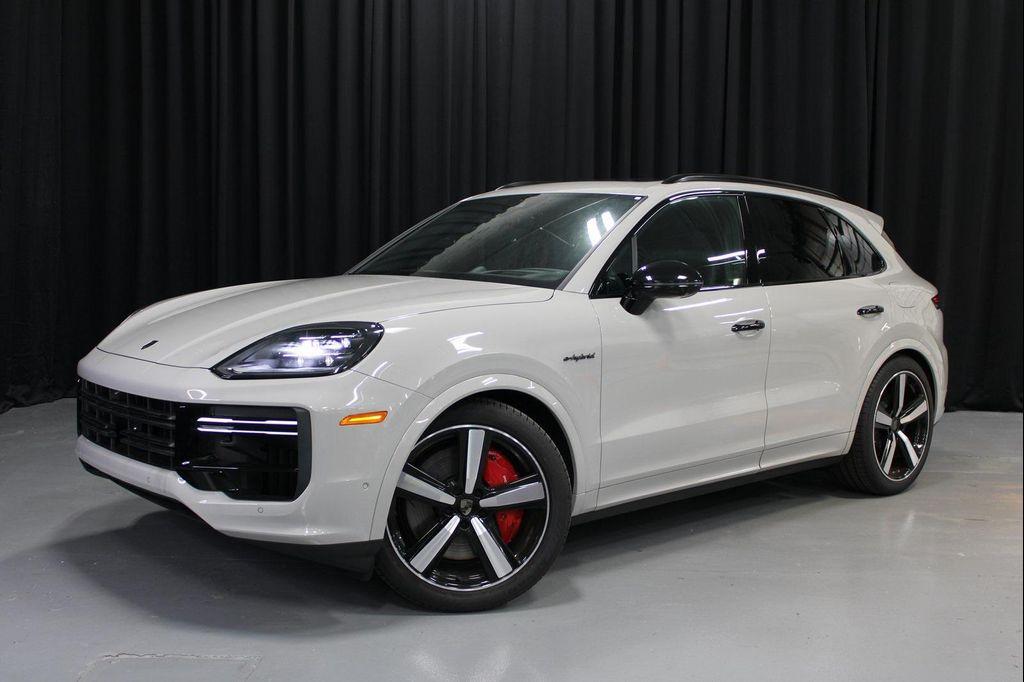 new 2025 Porsche Cayenne car, priced at $189,915