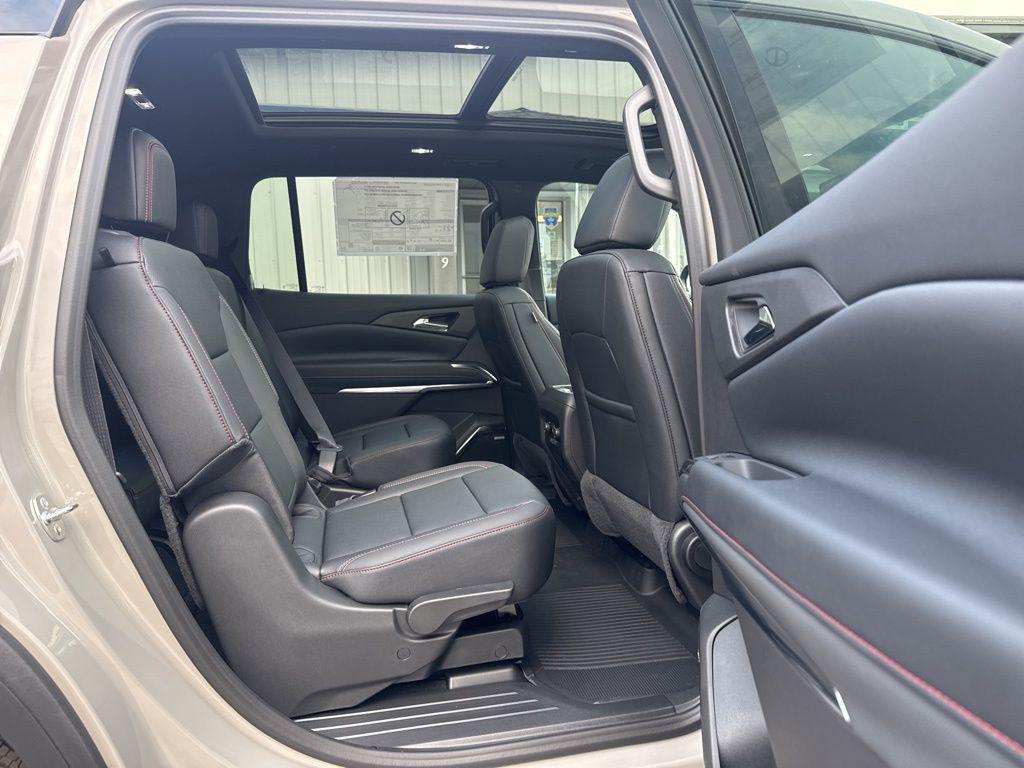 new 2026 Chevrolet Traverse car, priced at $56,999