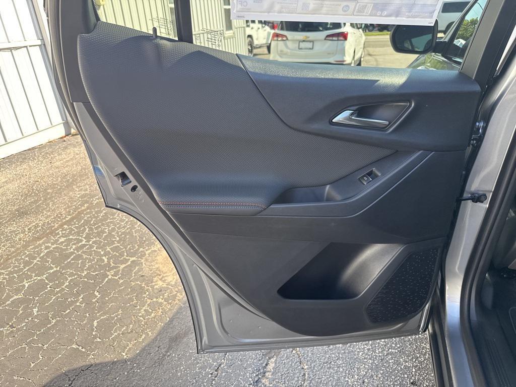 new 2026 Chevrolet Equinox car, priced at $35,401