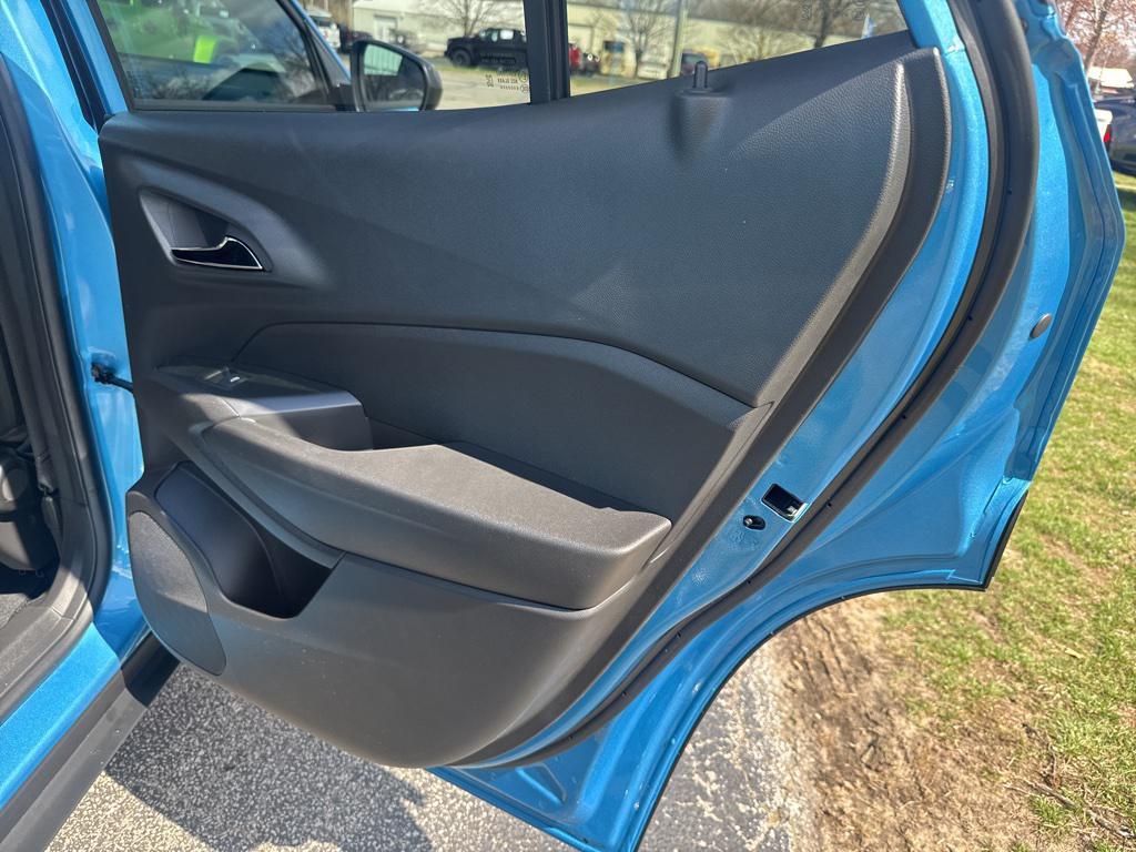 new 2025 Chevrolet Trax car, priced at $23,874