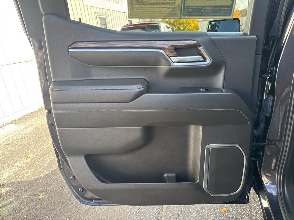 used 2022 Chevrolet Silverado 1500 car, priced at $39,976