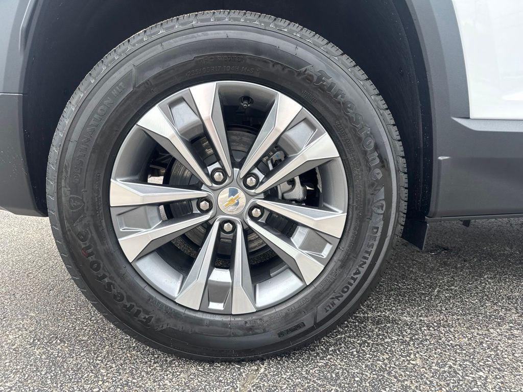 new 2026 Chevrolet Equinox car, priced at $30,795