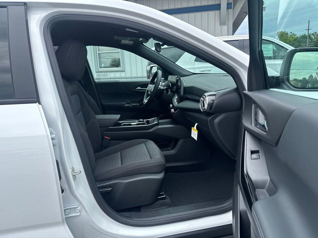 new 2026 Chevrolet Equinox car, priced at $30,795