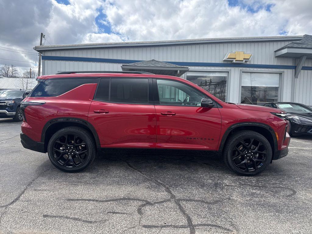 used 2024 Chevrolet Traverse car, priced at $49,926