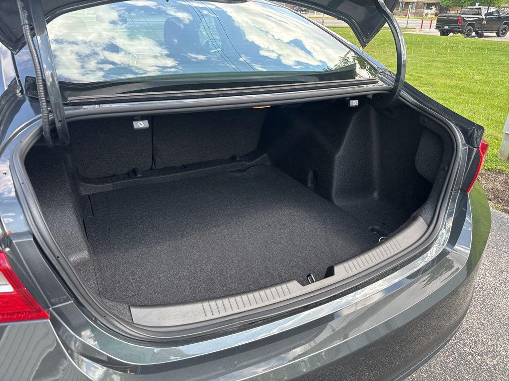 used 2018 Chevrolet Malibu car, priced at $18,586