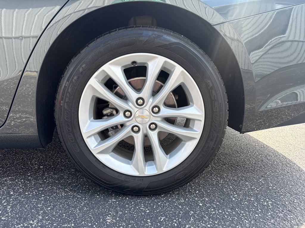 used 2018 Chevrolet Malibu car, priced at $18,586